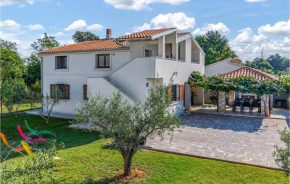 Awesome Apartment In Medulin With Wifi
